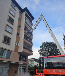 Menschenrettung mittels Feuerwehr Schwerlasttrage